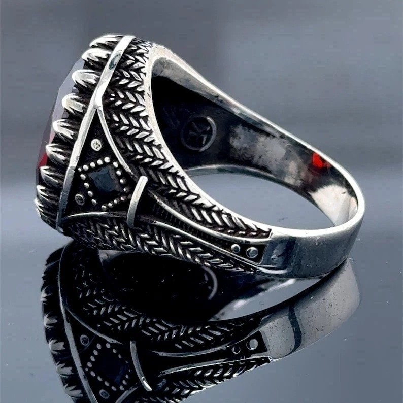 Silver 925 Ruby Eyes Leon Head Animal Signet Ring