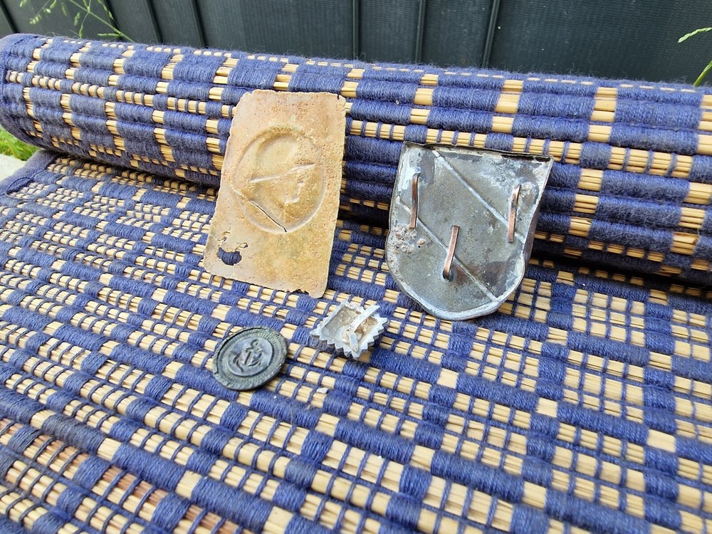 WW2 Original German Badges Front Item Relic.