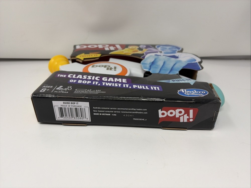 2018 Hasbro | Bop It | Electronic Game Classic Game Bop It Twist It Pull It