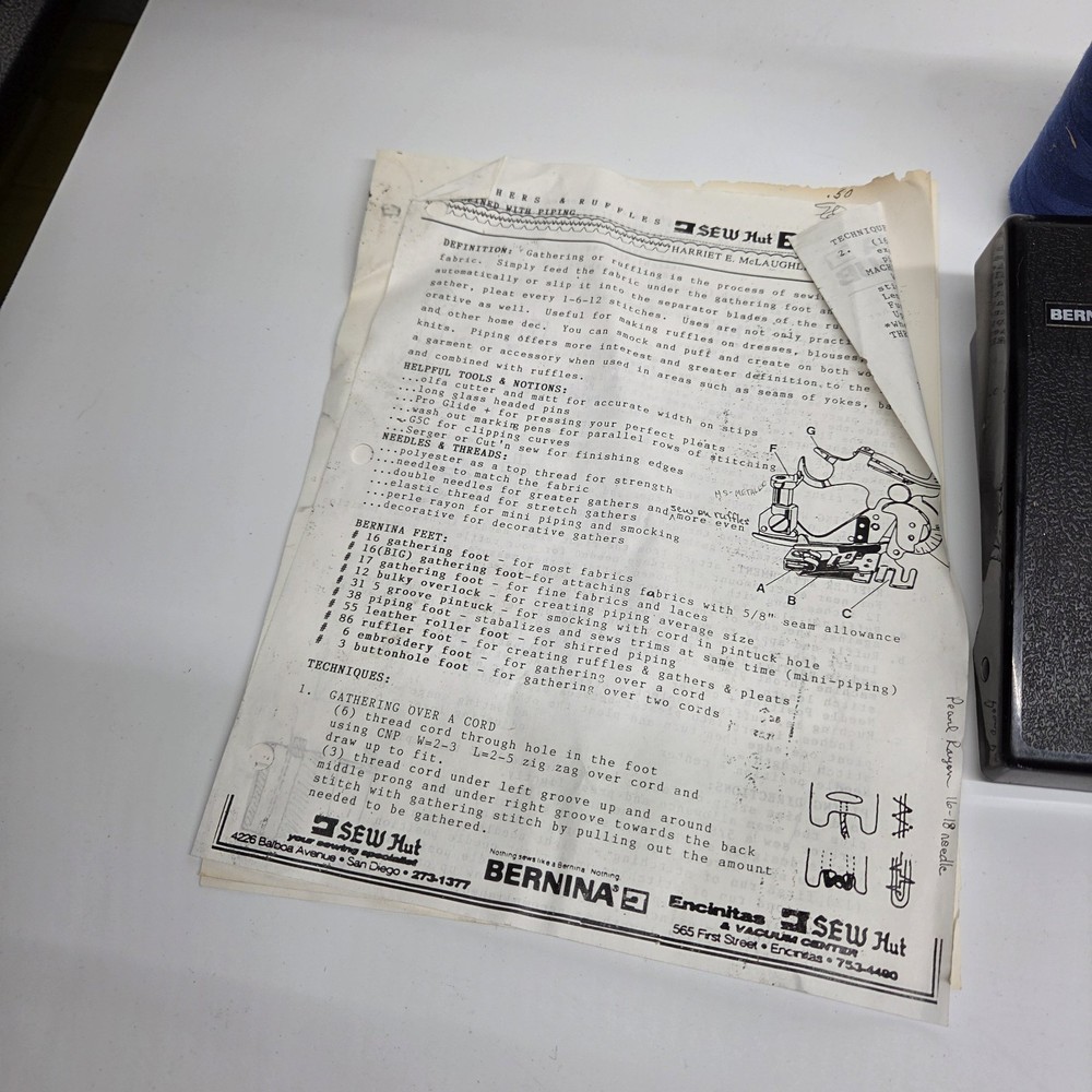 Bernina 2000DCE Sewing Machine Serger Vintage WORKS With String .