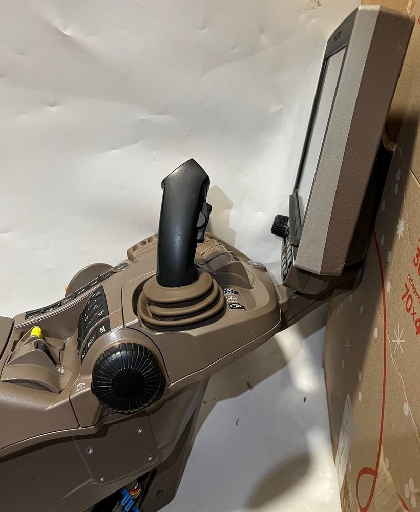 John Deere Commadcenter commandarm Console With Joystick 🕹️ Command Center