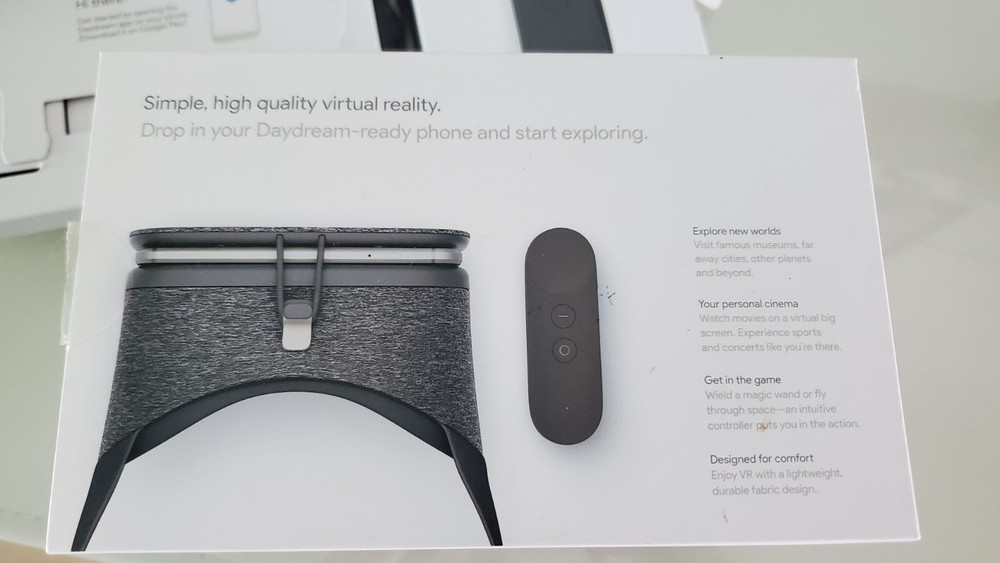 Google Daydream View - VR Headset model D9SHA Controller model D9SCA