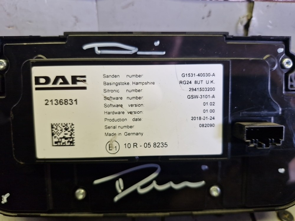 DAF XF 106 CLIMATE CONTROL PANEL 2136831