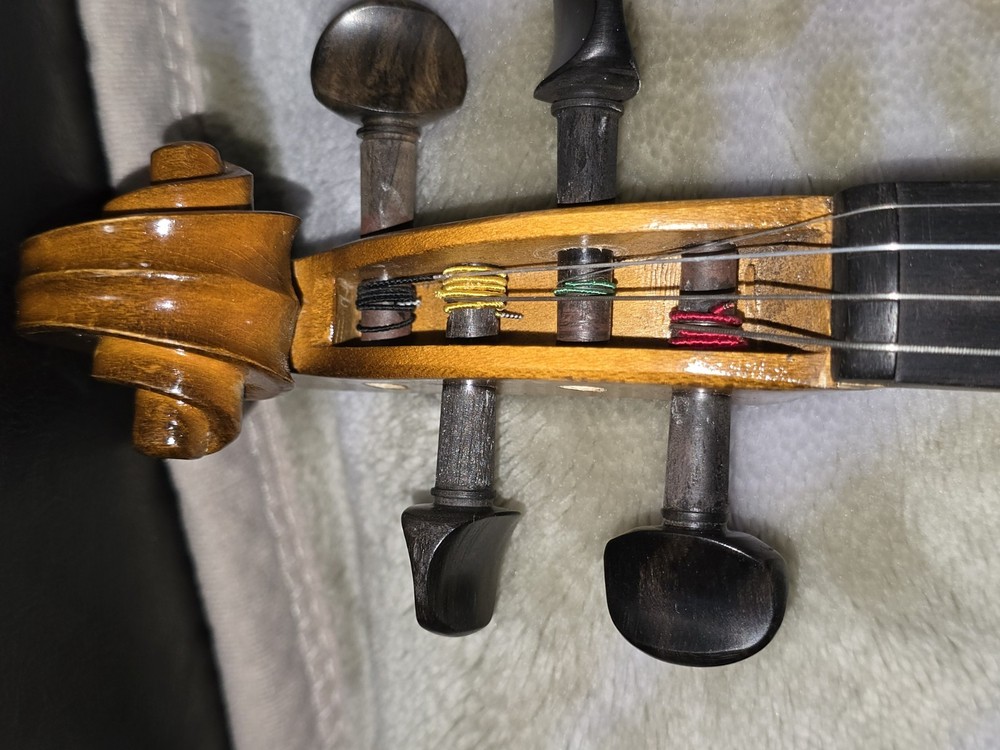 Genial Violin 4/4 Size