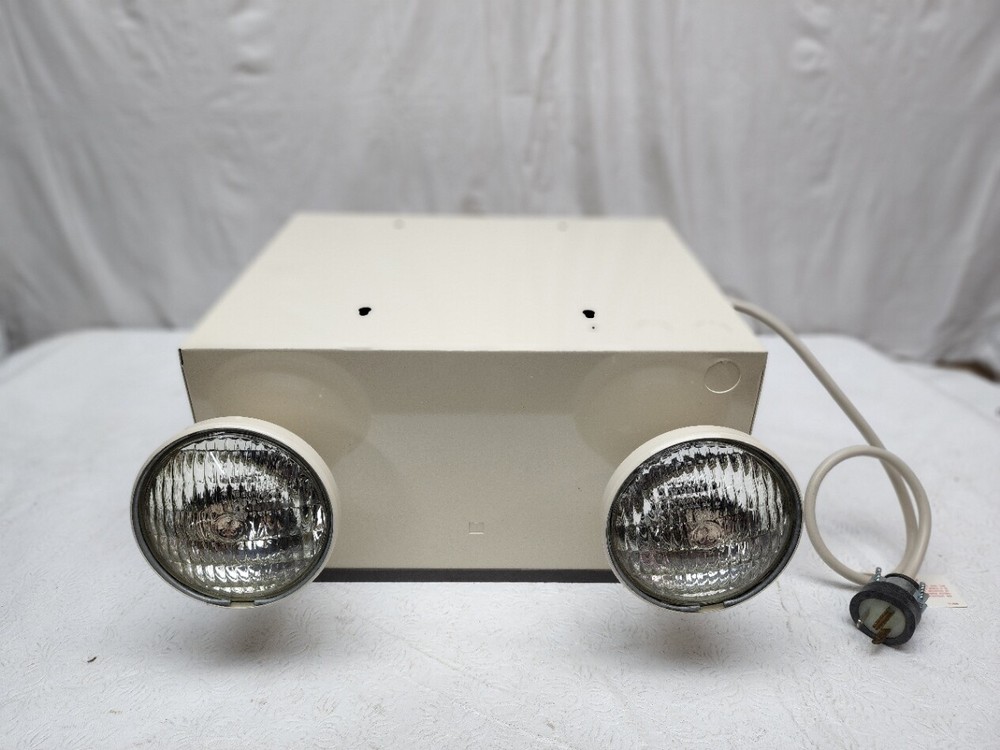 BIG BEAM EMERGENCY EXIT LIGHT H2IL6S36-P2-SD-20-277