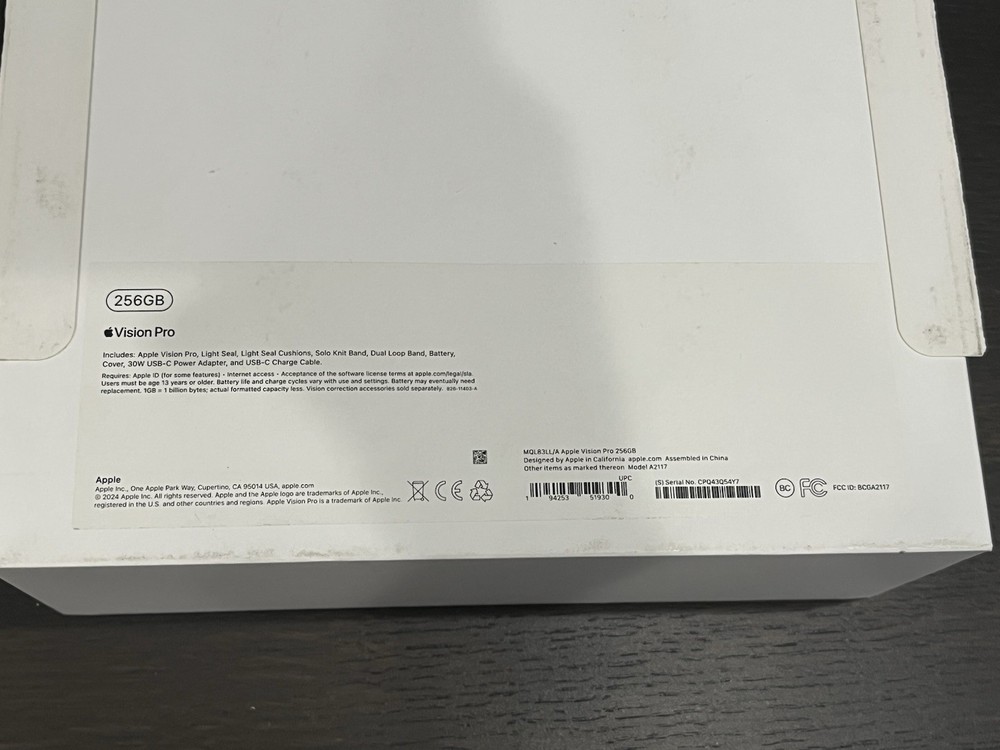 Apple Vision Pro - M2 - 256GB - MQL83LL/A - A2117
