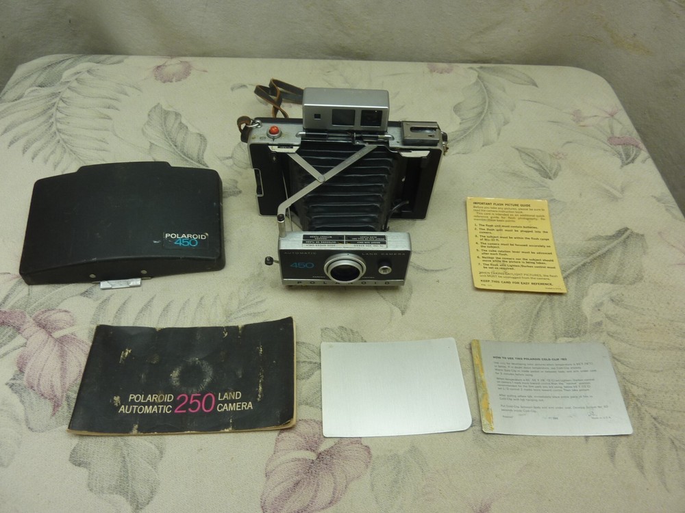 Vintage Polaroid 450 Automatic Land Camera with Manual