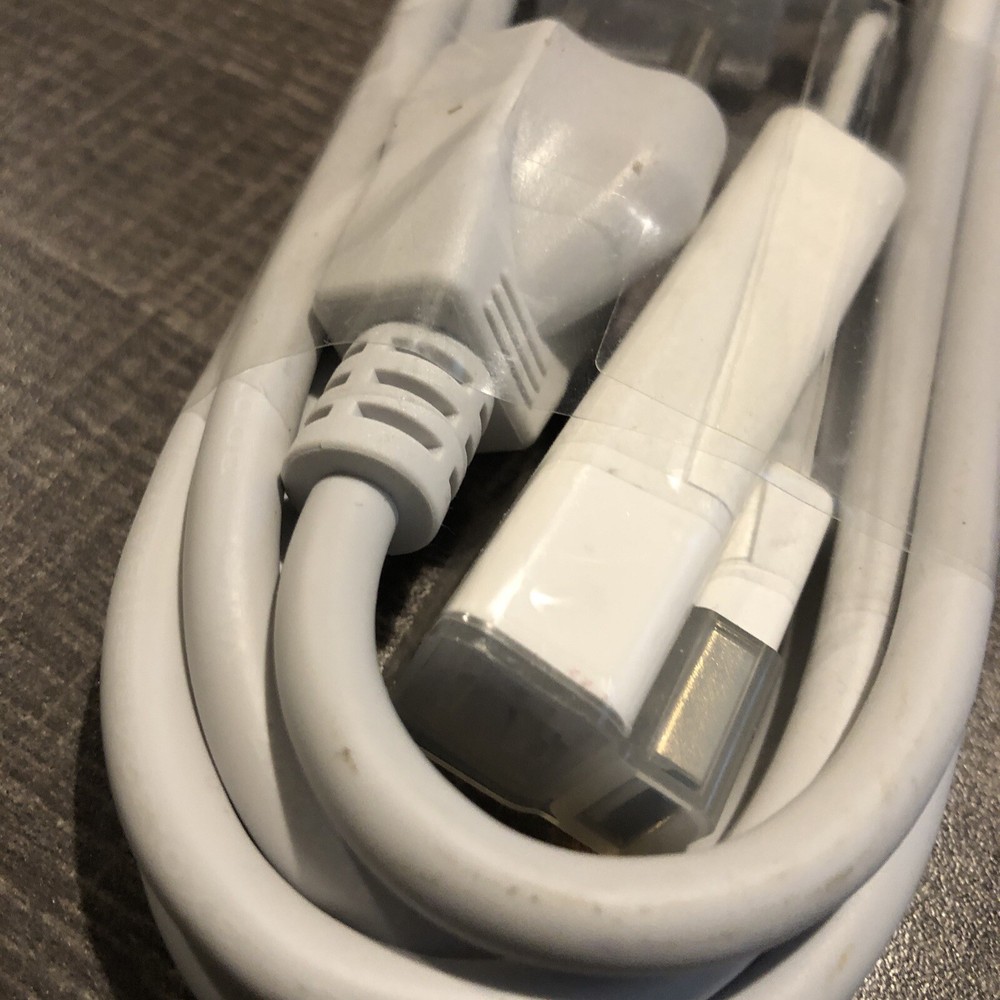 Apple Travel Adapter Kit Plug USB Phone - White - 3 prong