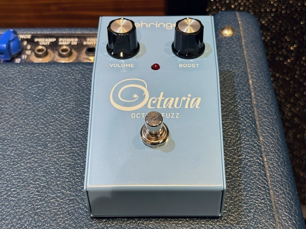 BEHRINGER Octavia Octave Fuzz Pedal 1159 Tested & Works