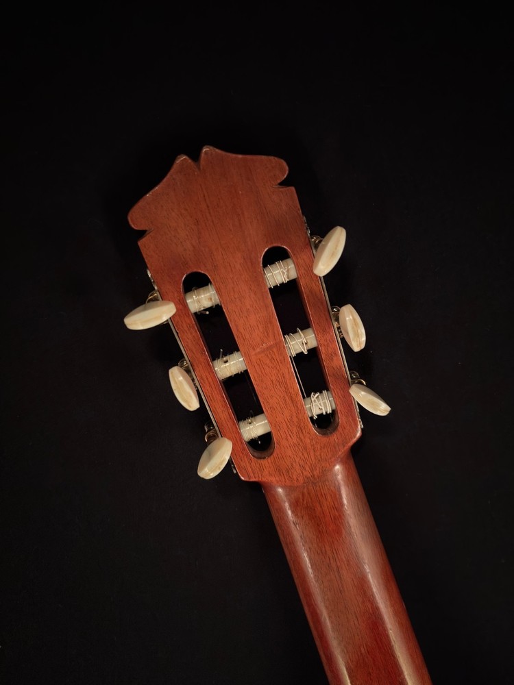 1965 Manuel de la Chica Guitar
