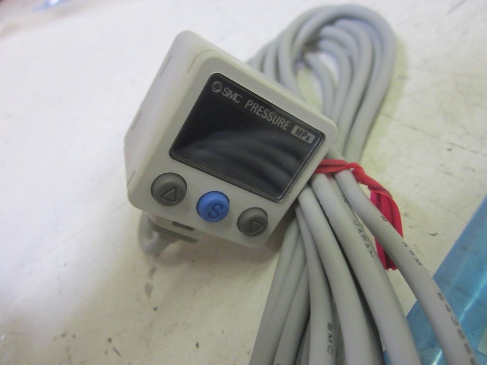 SMC 1SE80-02-S-M PRESSURE SWITCH 12-24VDC NSMP