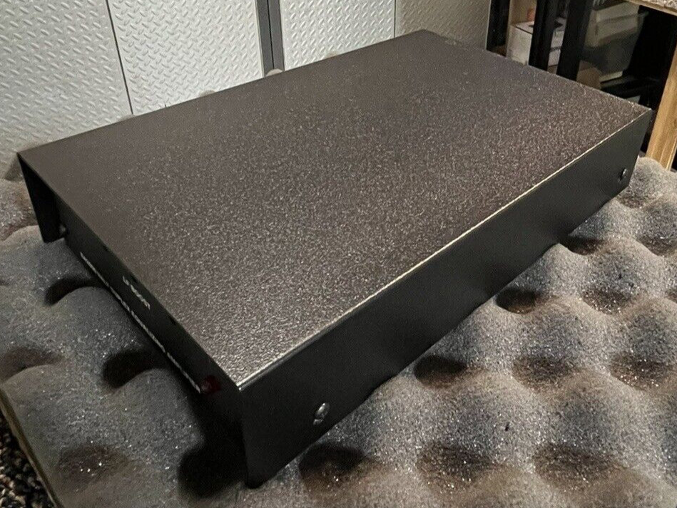 (1) PELCO EA2000 HALF-DUPLEX EQUALIZING AMPLIFIER. NOS/NIB.