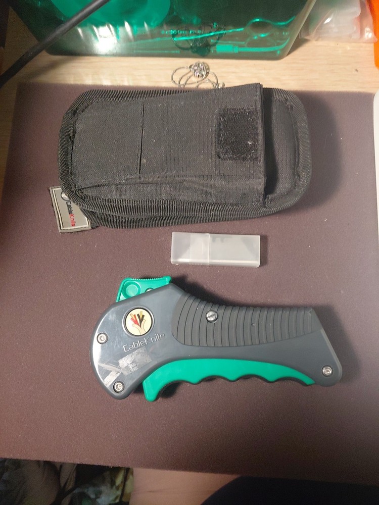 Cable Cutter with Case and Replacement Blades