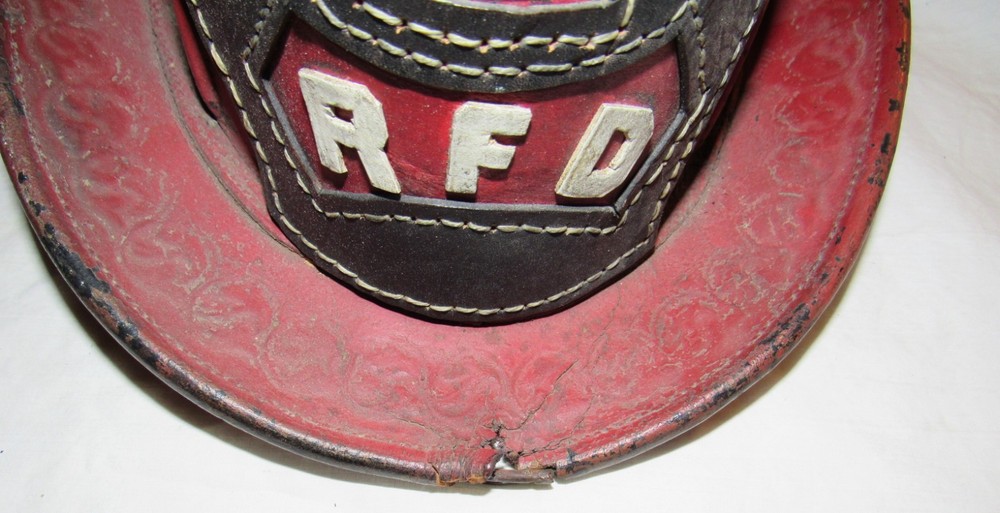 CAIRNS & BROTHER RIVERSIDE CA.? LEATHER FIREMANS CAPTAINS HELMET WITH HIGH EAGLE