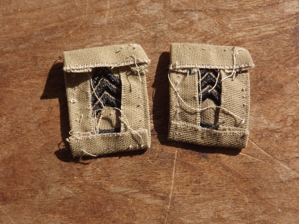 Pair, Army Staff Sergeant E-6 Collar Insignia, Desert Camo - INV# A5073