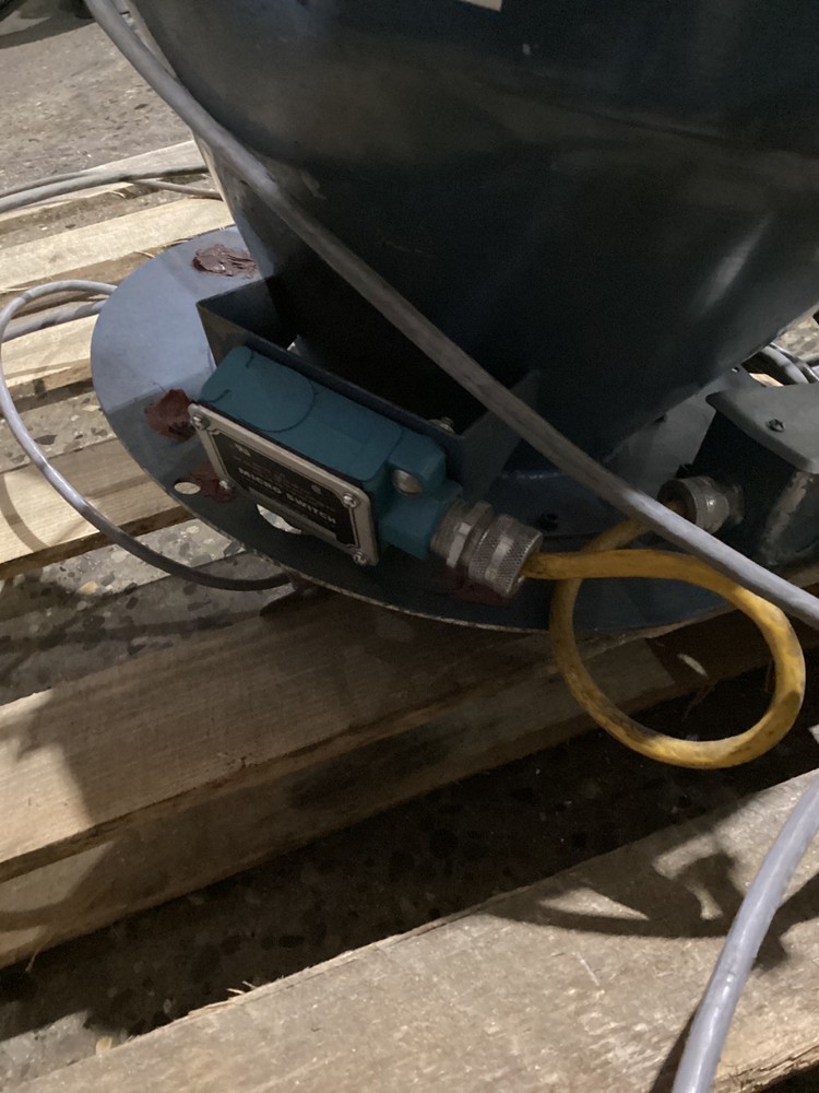 AEC WHITLOCK PVH-071G VACUUM HOPPER LOADER USED