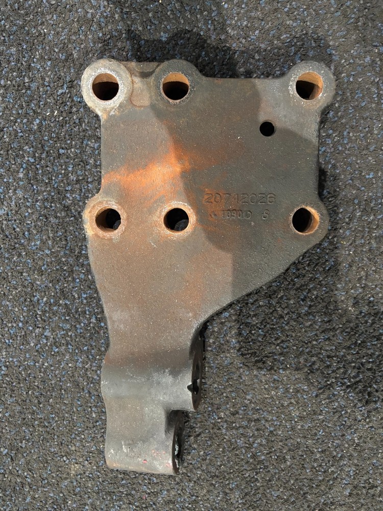Volvo Engine Mount for Cummins ISX15 Diesel Engine 20742026