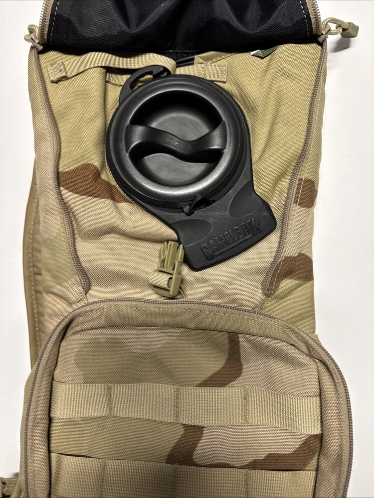 Camelbak Cordura Desert Camouflage Hydration Pack Backpack With Bladder
