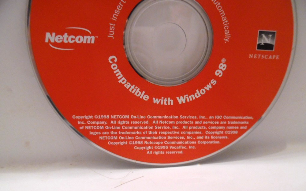 7 Vintage Internet Service Software CDs - SWBell, Netcomplete, Internet Explorer