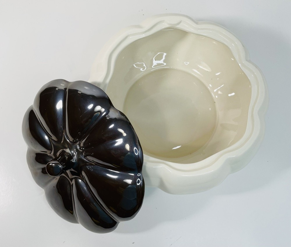 Grasslands Road - Pumpkin Server with Lid