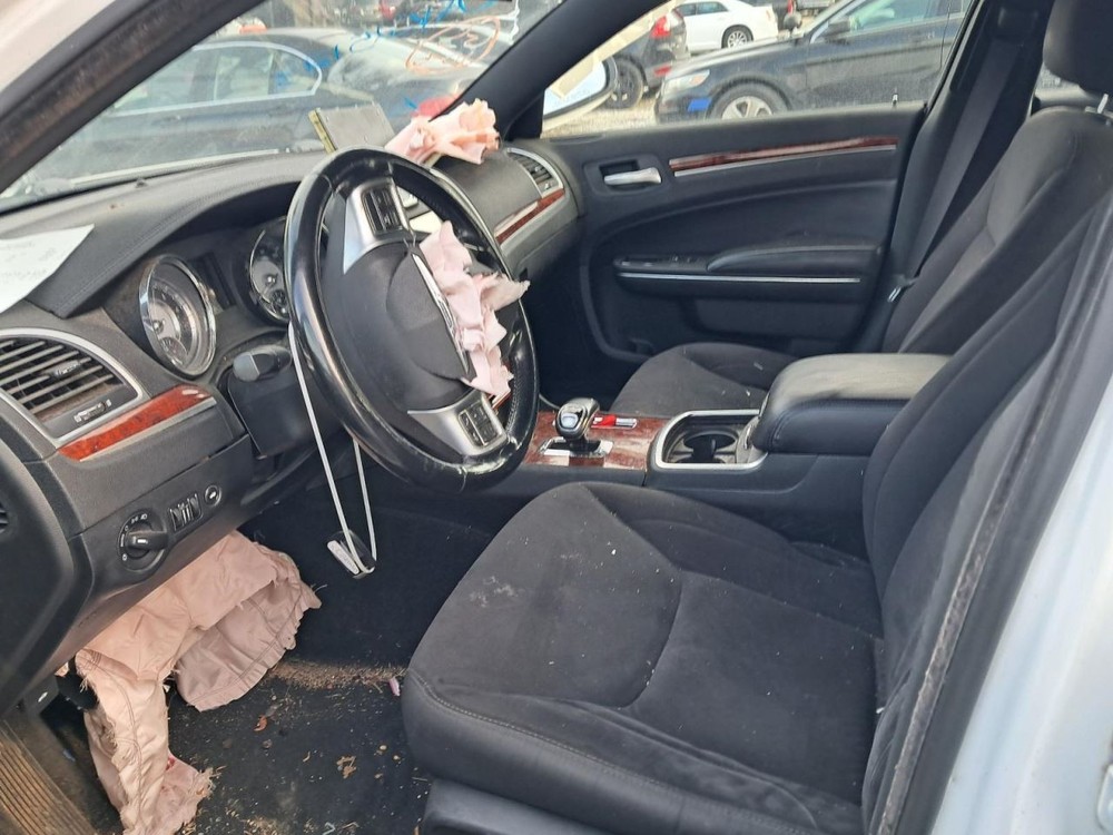 300 2012 Glove Box 4892477