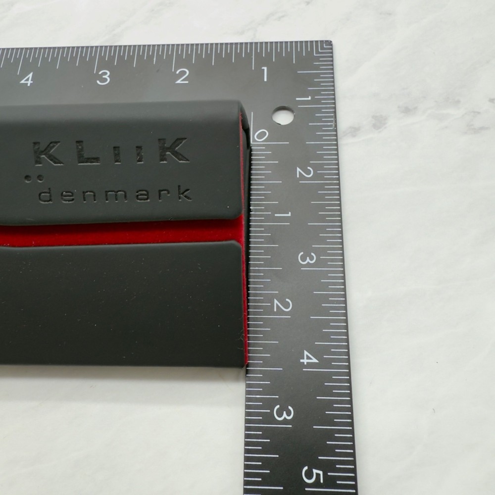 Kliik Denmark Black Tri Fold Triangle Shape Case Red Inner Lining Cleaning Cloth
