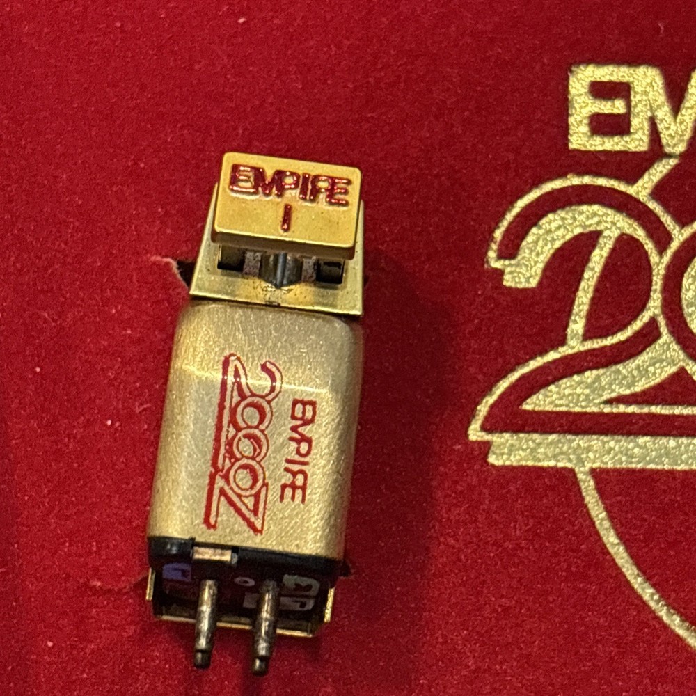 Empire 2000Z cartridge with display box