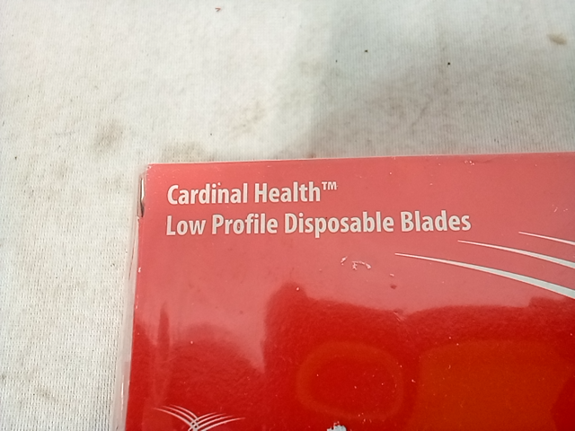 Cardinal health low profile disposable blades