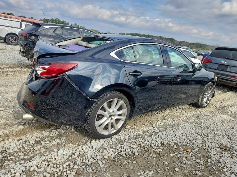 6 2014 Glove Box 4936422