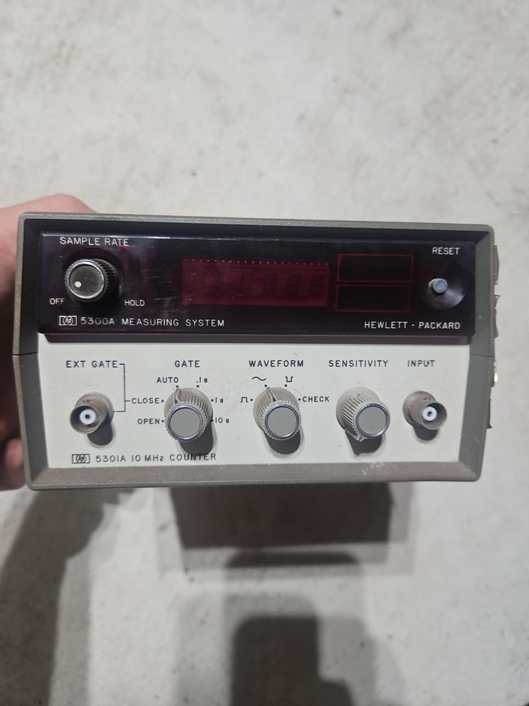 Vintage HP 5300A Measuring System w/ 5301A 10 MHz Frequency Counter – Untested