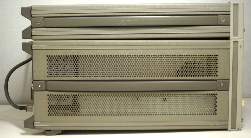 Hewlett Packard - 8753D - Network Analyzer with 87511A S-Parameter Test Set