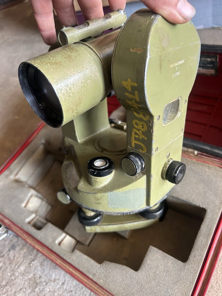 VINTAGE DAVID WHITE/PATH AUTO LEVEL FUJI-KOH W/HARD CASE