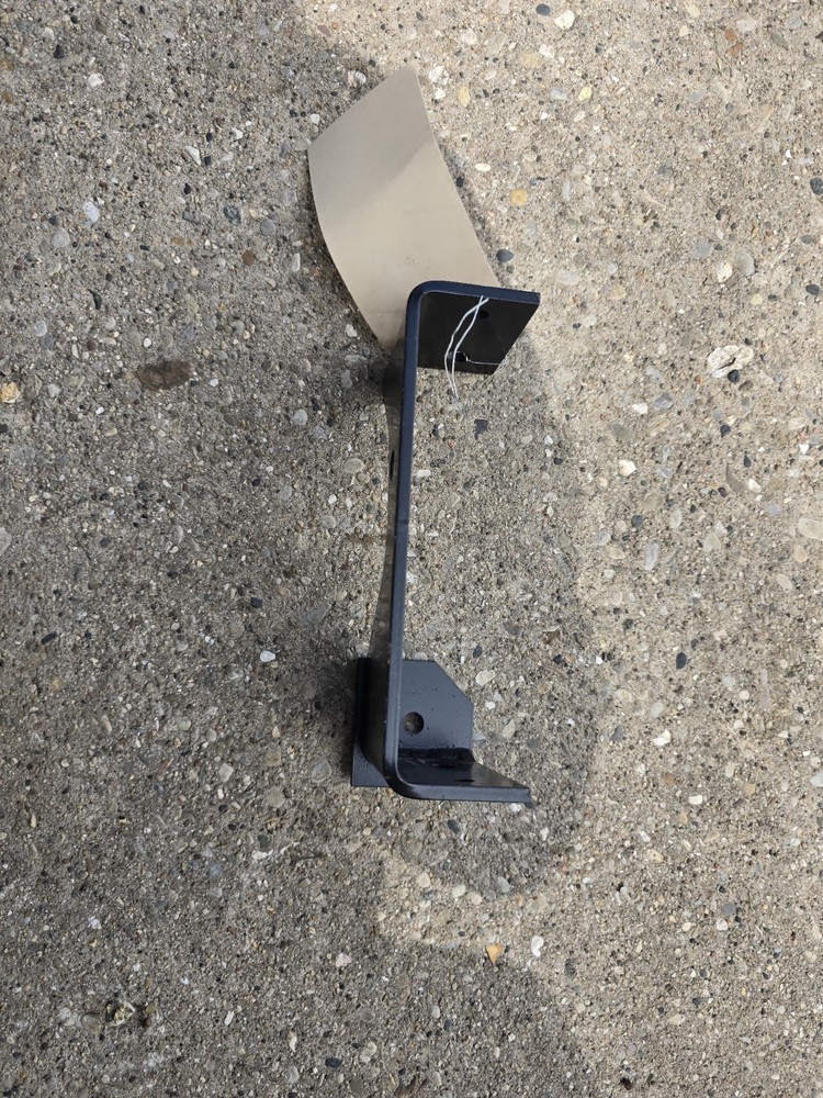 Kenworth and Peterbilt Sleeper Shock Bracket K2756670