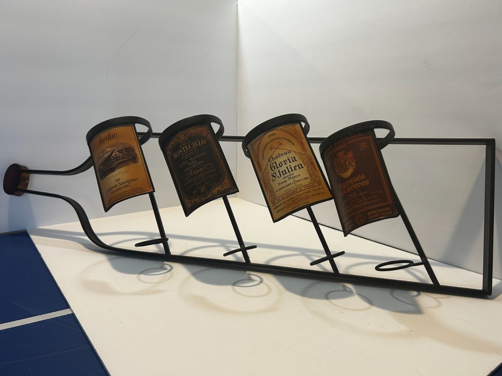 Wall wine holder