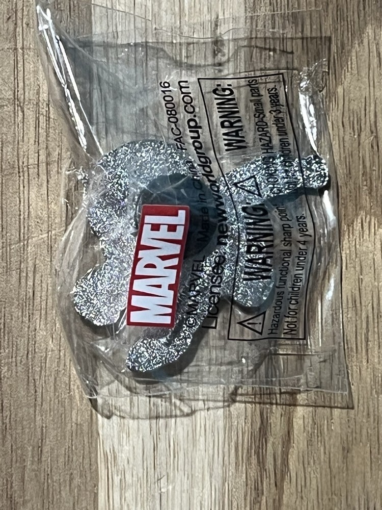 Marvel Unlimited Comics Limited Edition Yellow Daredevil Pin & Sam Wilson Patch