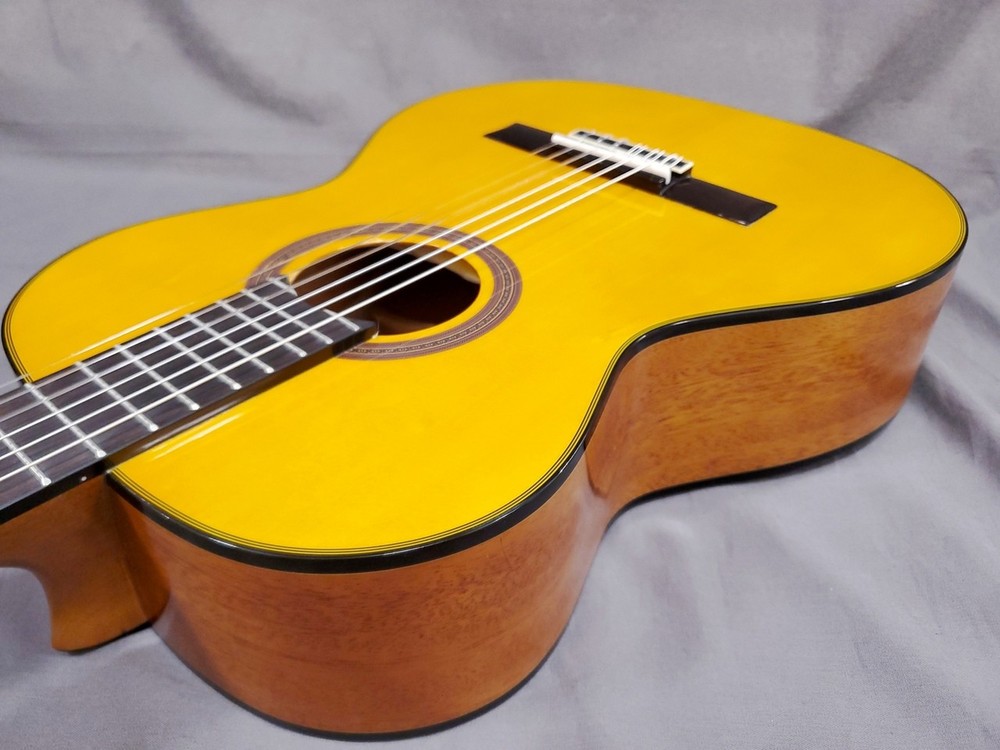 ARIA A-20S-58 Classical Guitar Solid Spruce Top Soft Case Included