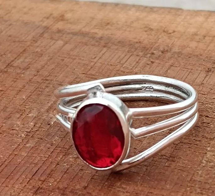 Solid 925 Sterling Silver Natural Red Gemstone Oval Multi-Split Shank Band Ring