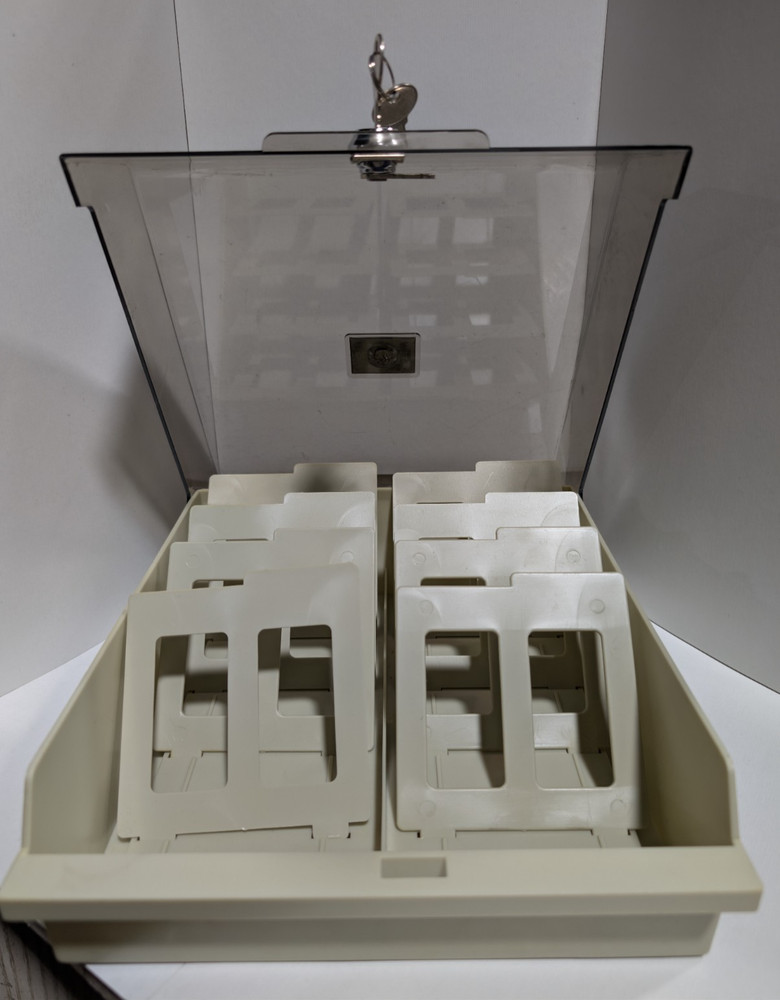 DBP-3100BL 3.5" FLOPPY DISK STORAGE CASE W/ 8 DIVIDERS & KEY