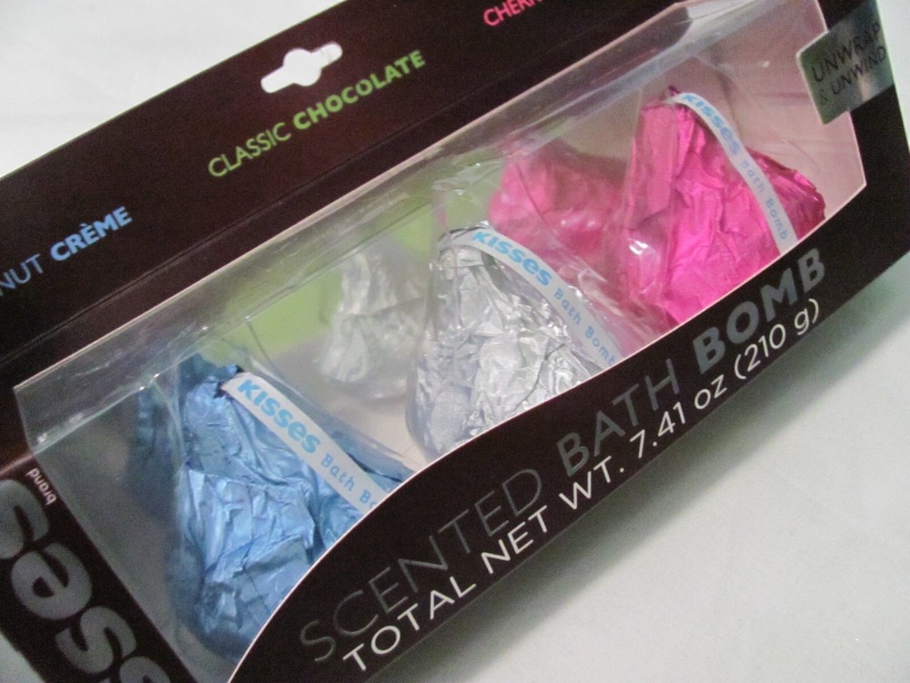 NEW HERSHEY'S KISSES SCENTED BATH BOMBS SET