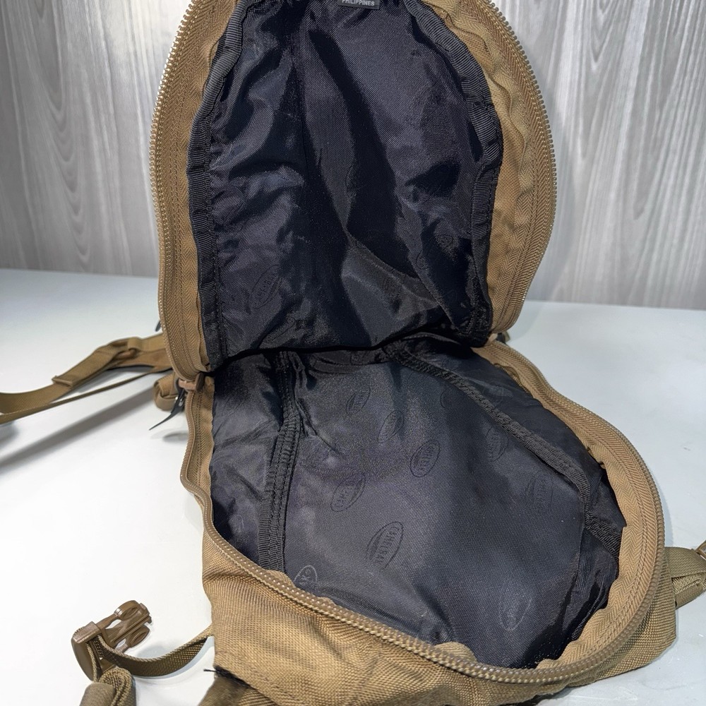 Camelback Chaos Tan Hydration Backpack Hiking Hunting Includes Bladder & Tubing