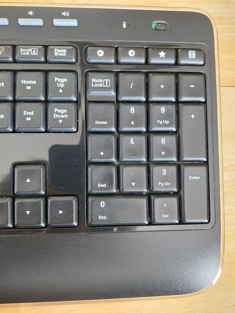 Logitech MK520 Advanced Wireless Keyboard and Mouse USB Included Tested Works