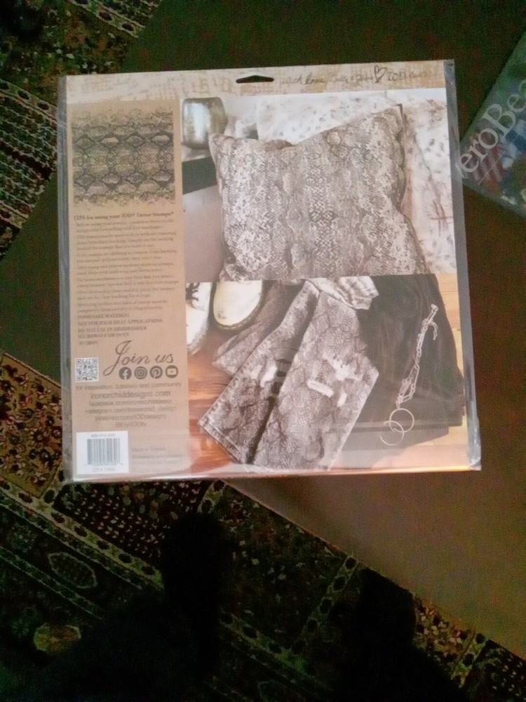 New IOD Decor "Serpentine" Stamp