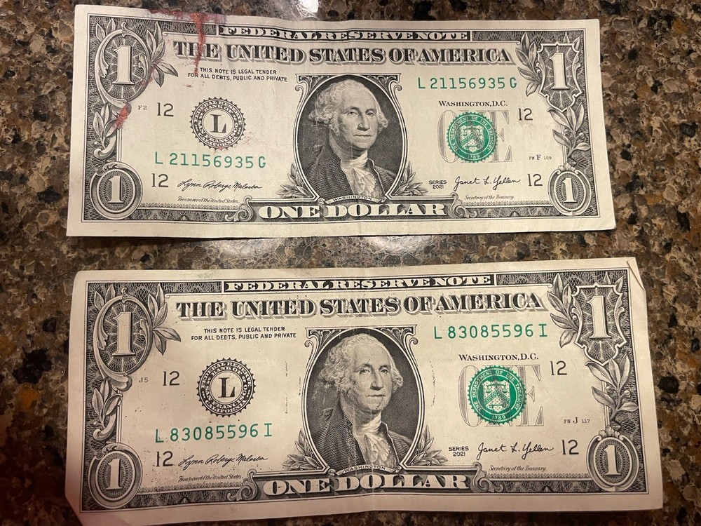 2021 X2 $1 Dollar Bills Ink Smear Bleed Through  Errors From The Same Strap.