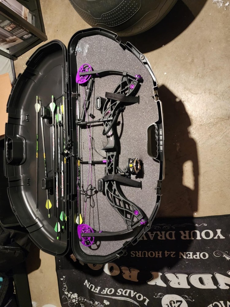 carbon rose compound bow