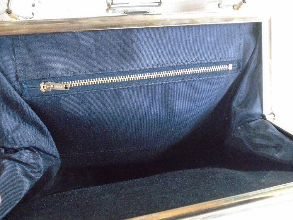 vintage ladies leather purse with checkerboard design