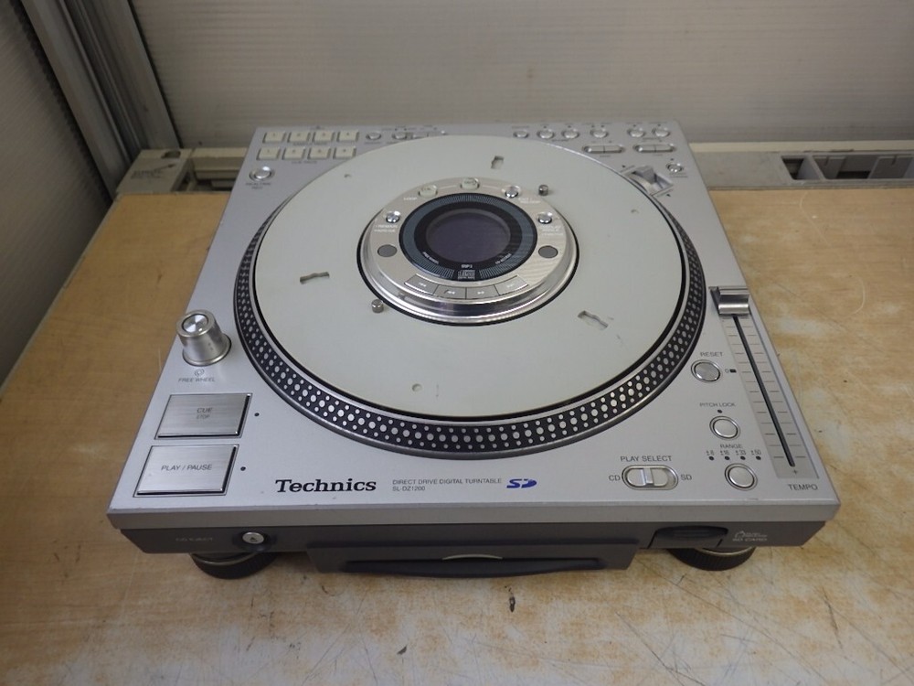 Technics SL-DZ1200 Silver Direct Drive DJ Turntable Player JP y3335