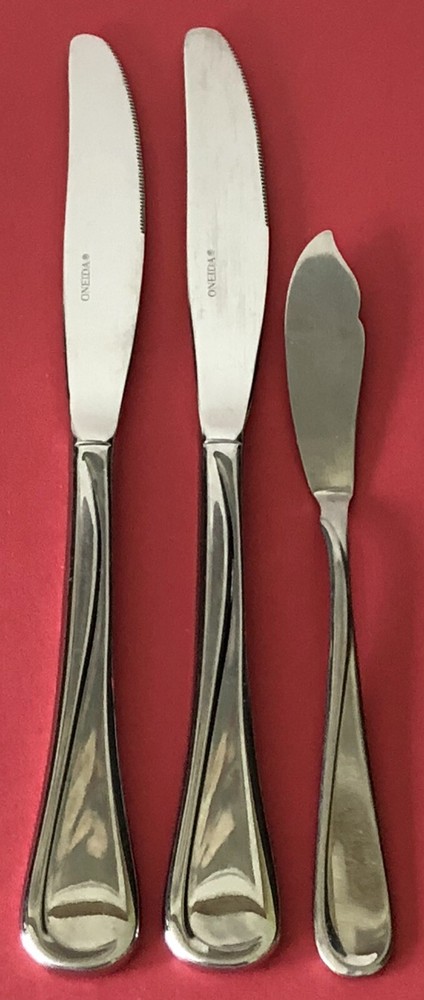 Oneida SOAR Stainless Steel Flatware DINNER KNIVES X2 + MASTER BUTTER KNIFE LOT