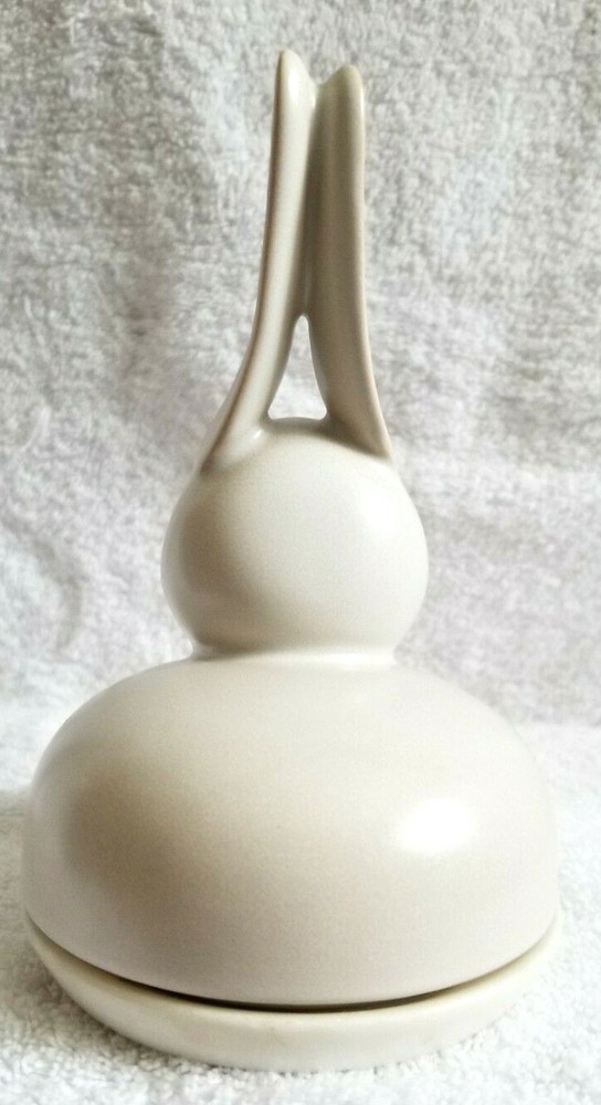 ADORABLE Round BUNNY RABBIT BUTTER DISH White