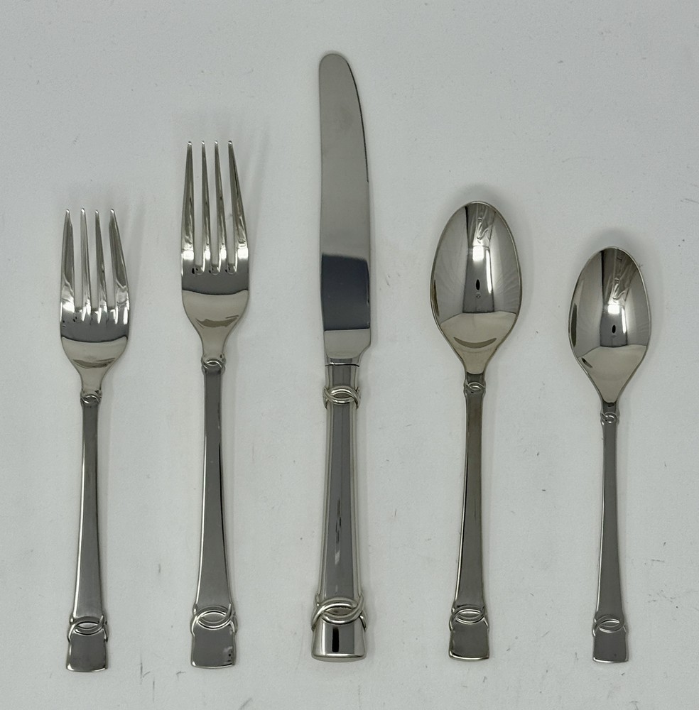 Oneida Sonnet 5 Piece Place Set Quality 18/8 Stainless