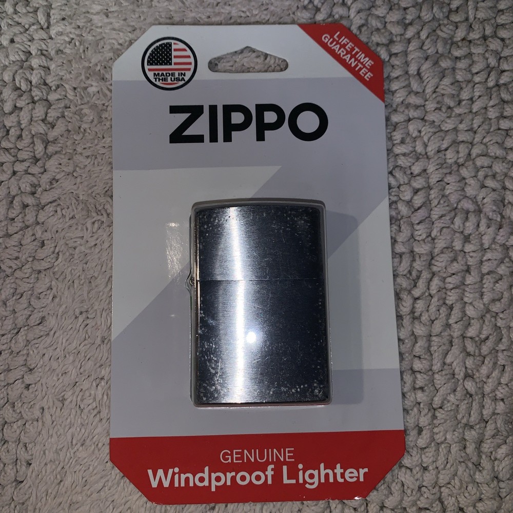 Zippo Classic Pocket Lighter - Brushed Chrome NEW IN PACKAGE